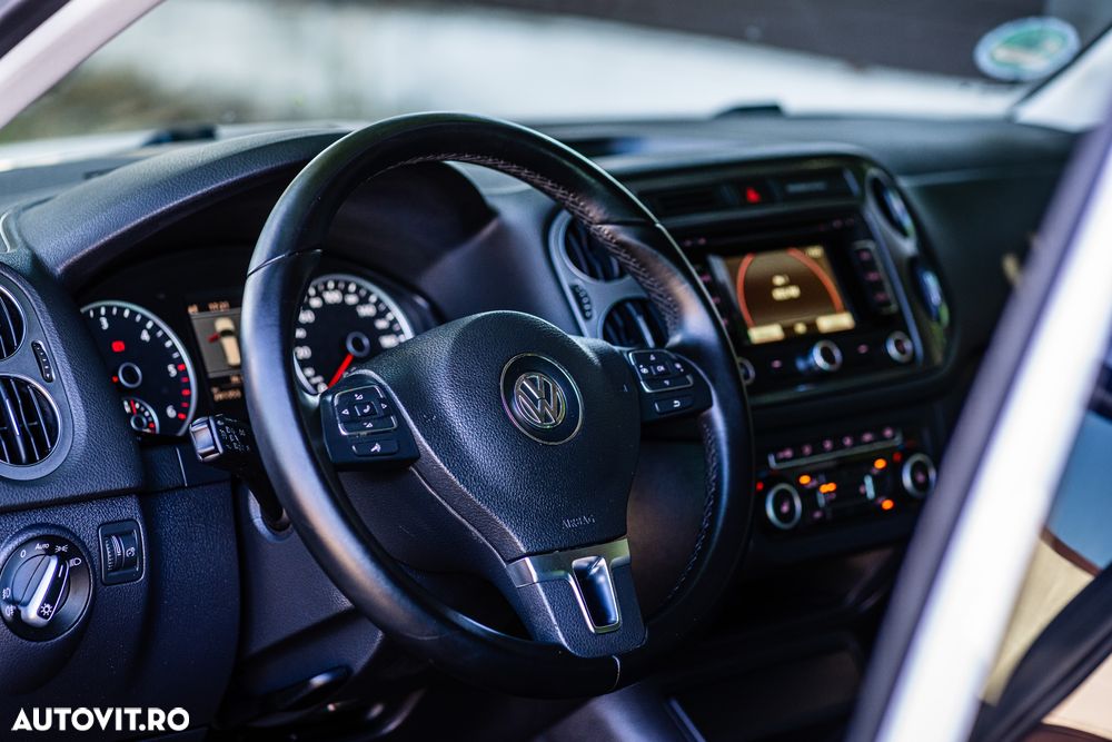 Volkswagen Tiguan 2.0 TDI DPF 4Motion BlueMotion Technology Lounge Sport & Style - 21