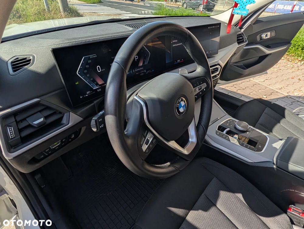 BMW Seria 3 318i Sport Line - 19