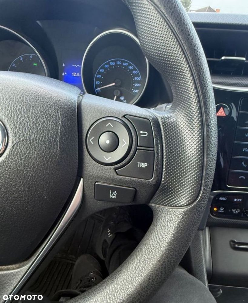 Toyota Auris 1.33 Dual-VVT-i - 6