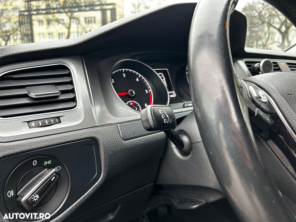 Volkswagen Golf 1.6 TDI Comfortline - 10