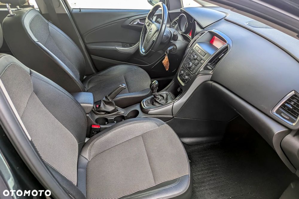 Opel Astra 1.4 T Cosmo - 17