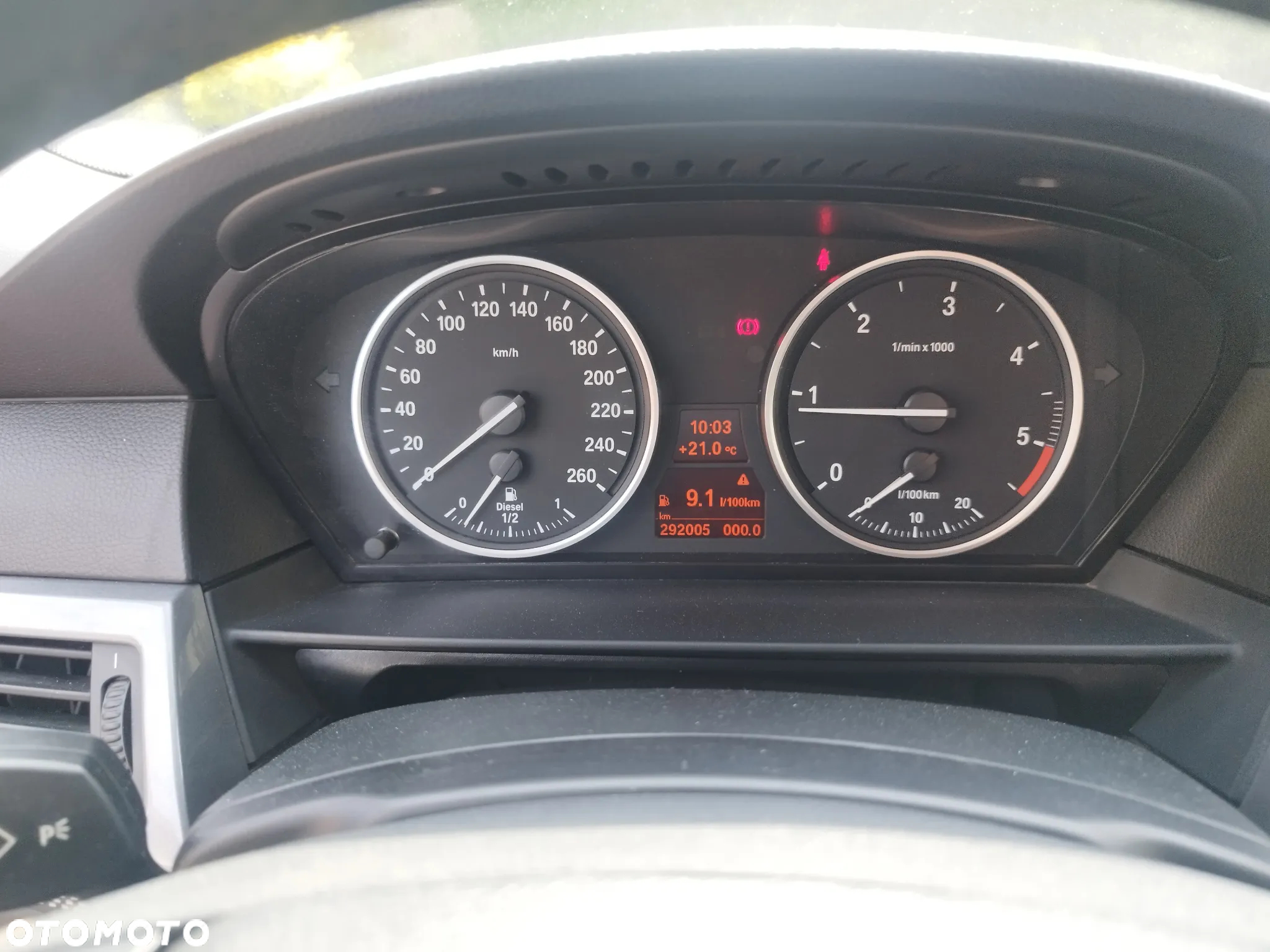 BMW Seria 5 520d - 24
