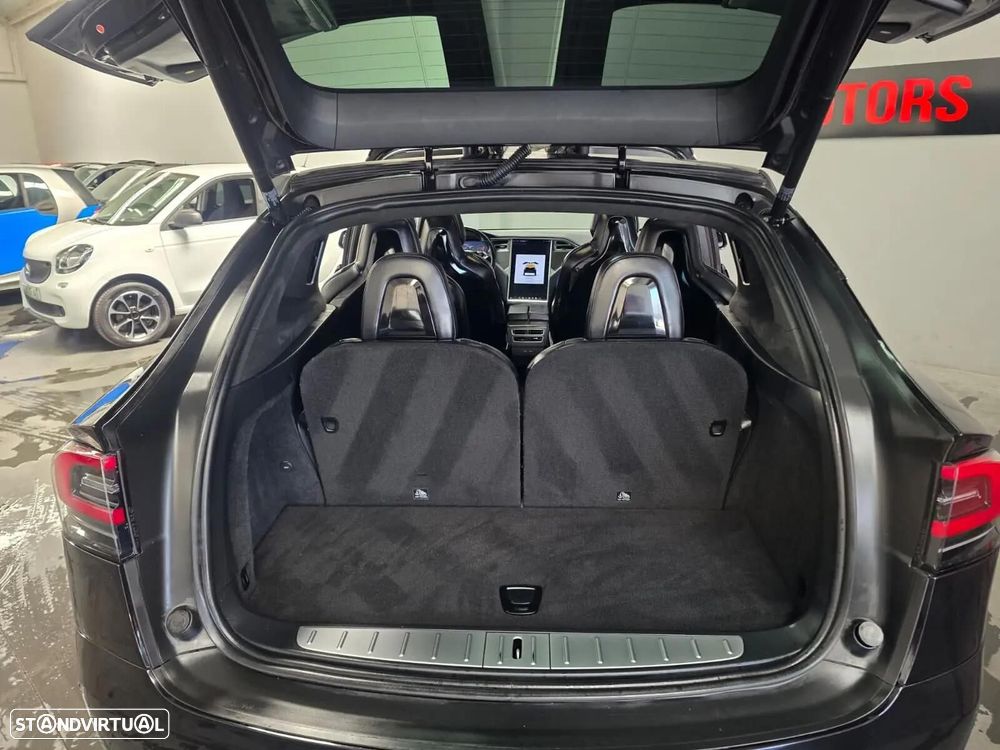 Tesla Model X P100D - 23