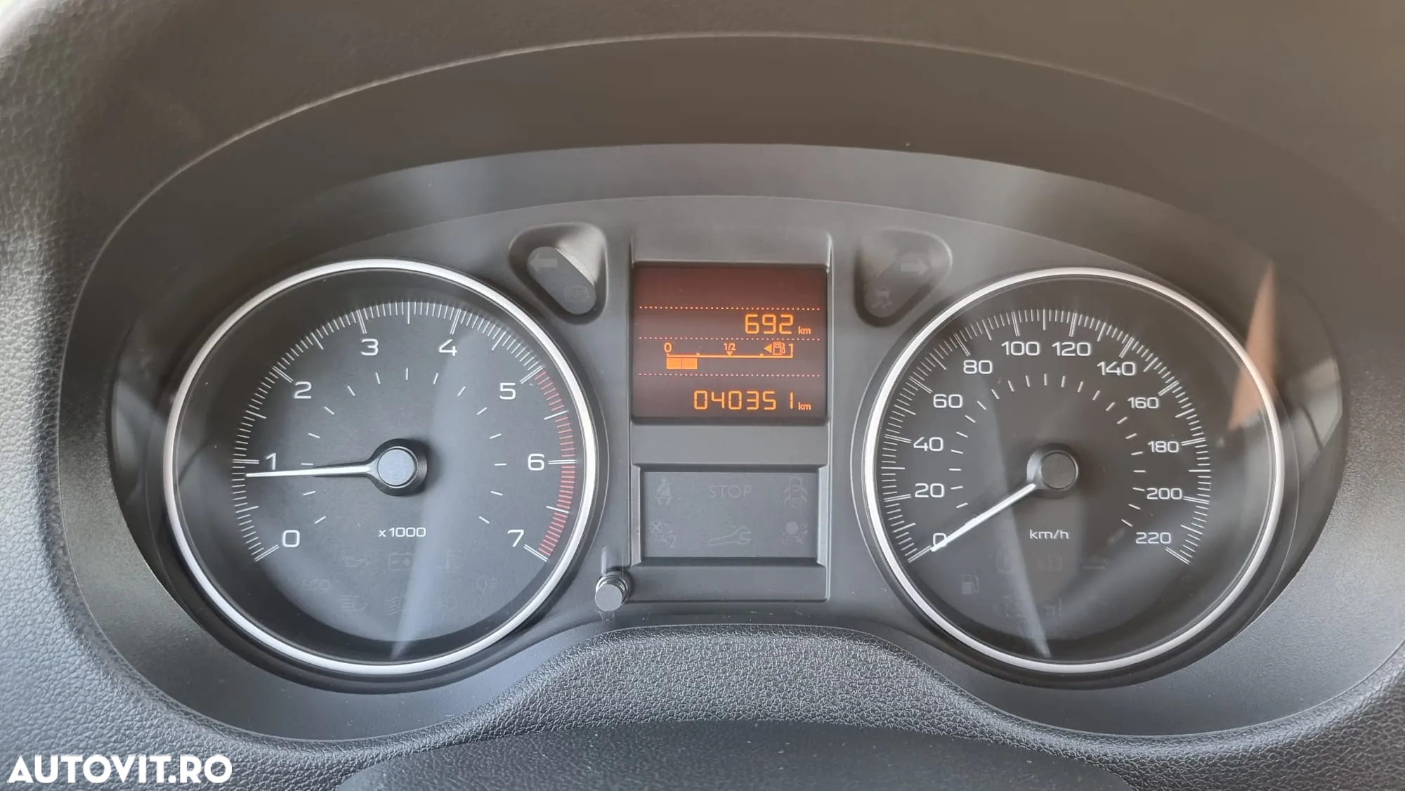 Peugeot 301 1.2 PureTech Allure - 17