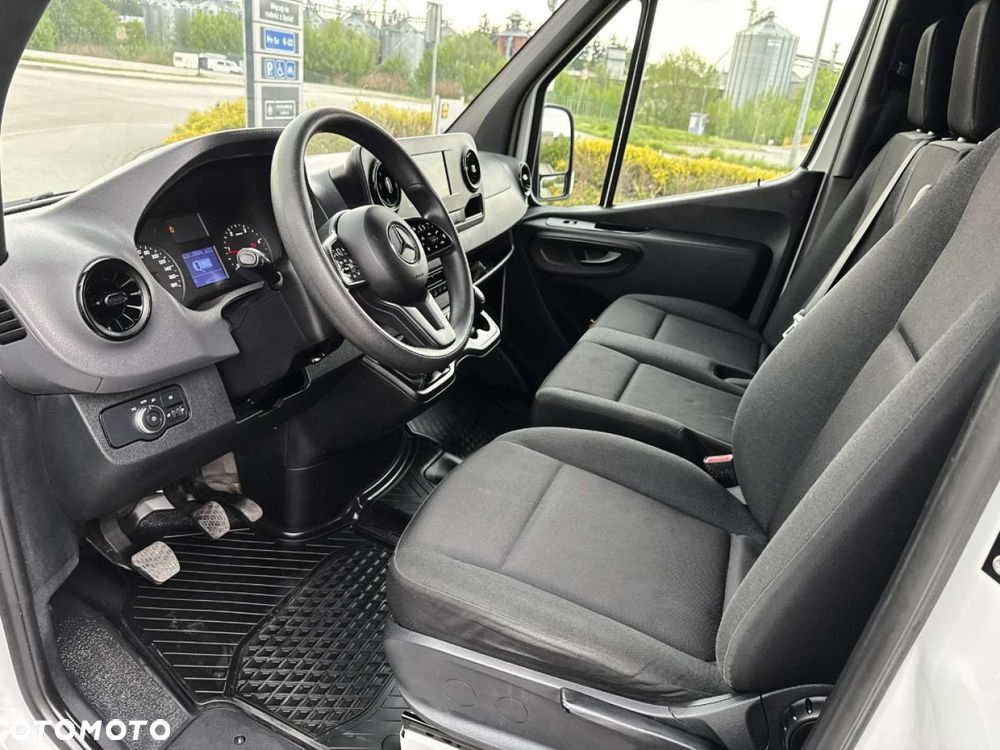 Mercedes-Benz Sprinter - 37