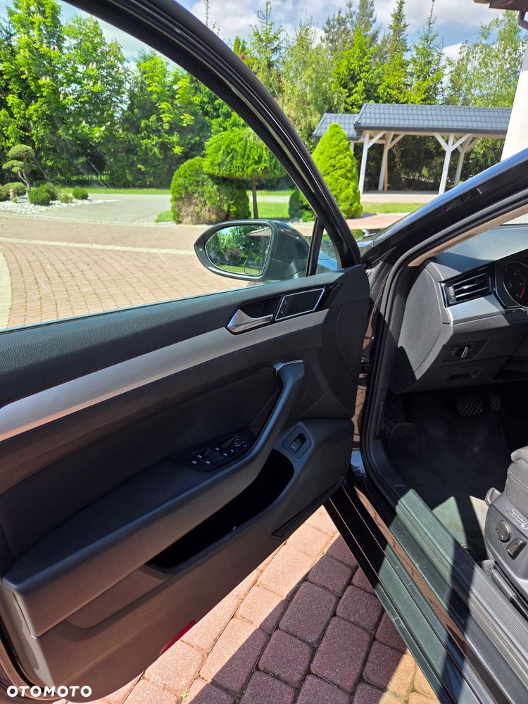 Volkswagen Passat 2.0 TDI SCR Comfortline DSG - 17