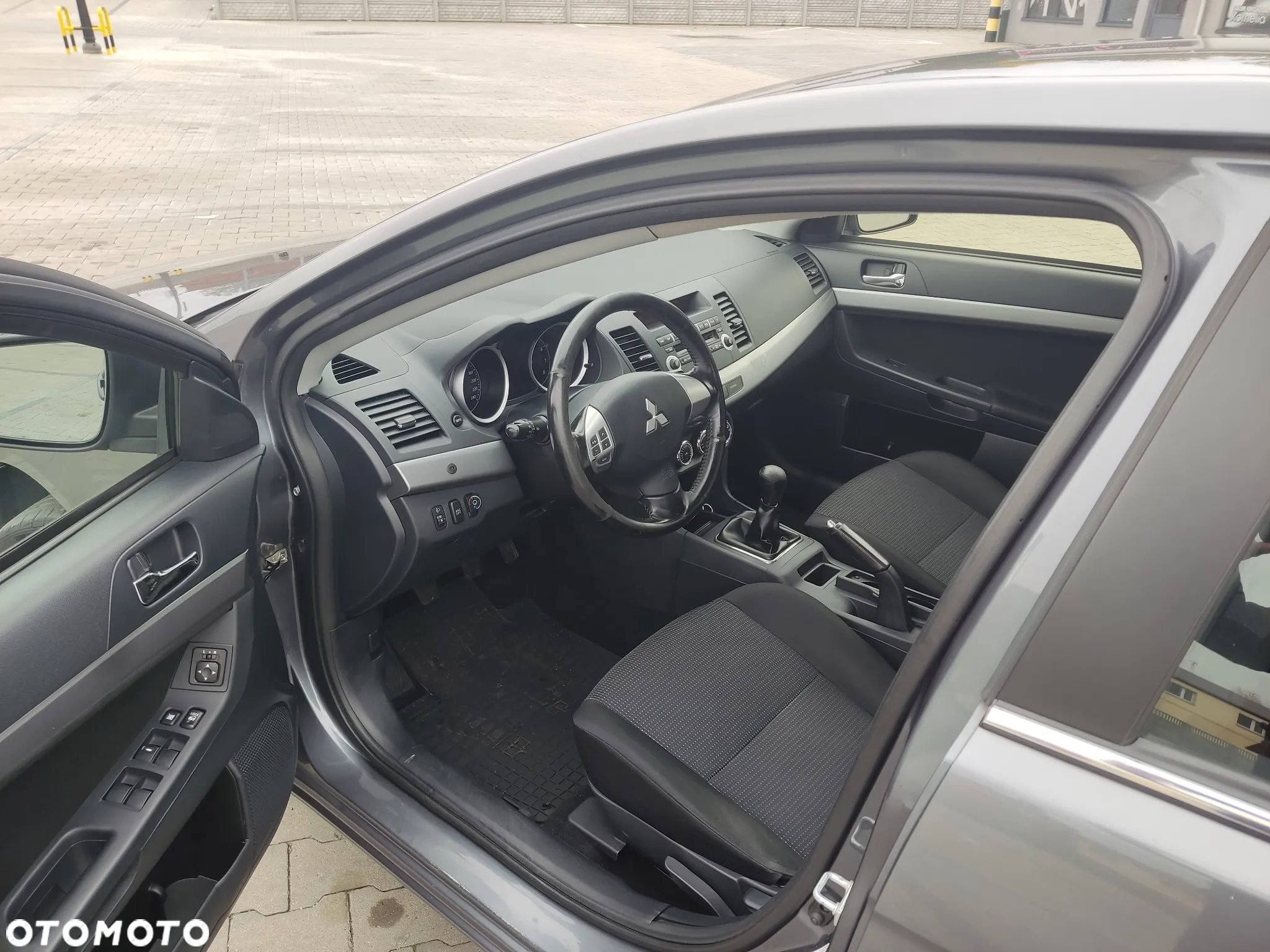 Mitsubishi Lancer 1.5 Inform - 3