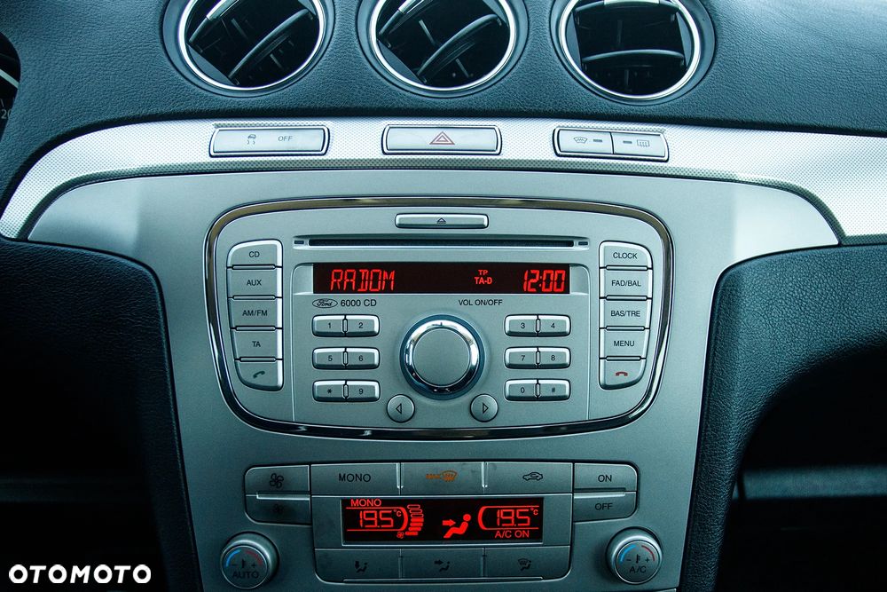 Ford S-Max 2.0 FF Titanium - 19