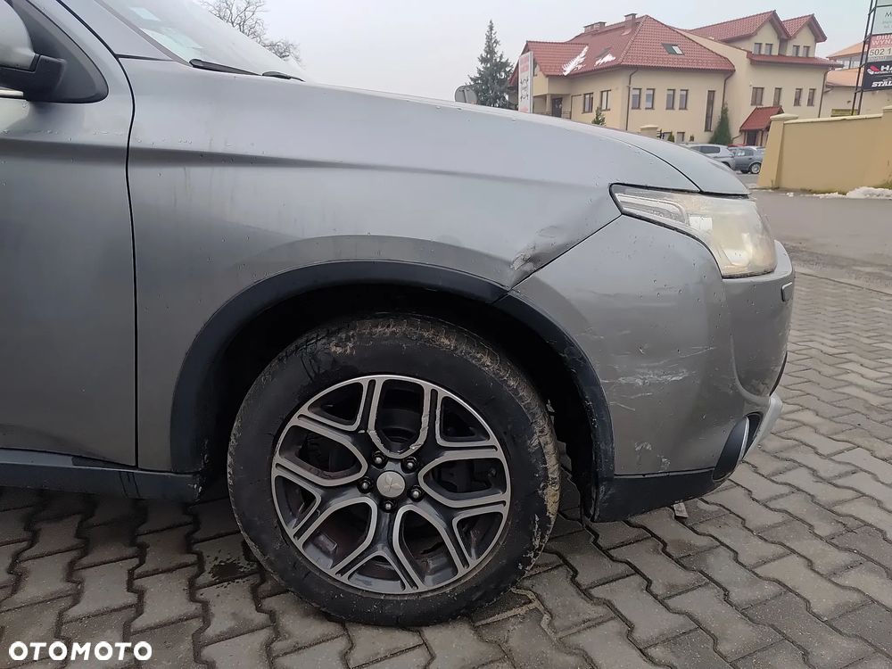 Mitsubishi Outlander 2.2 DI-D 4WD Plus - 12