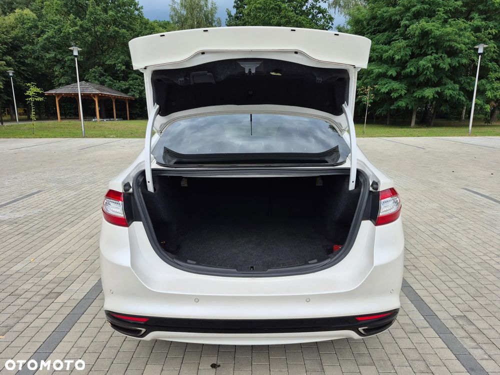 Ford Fusion - 31