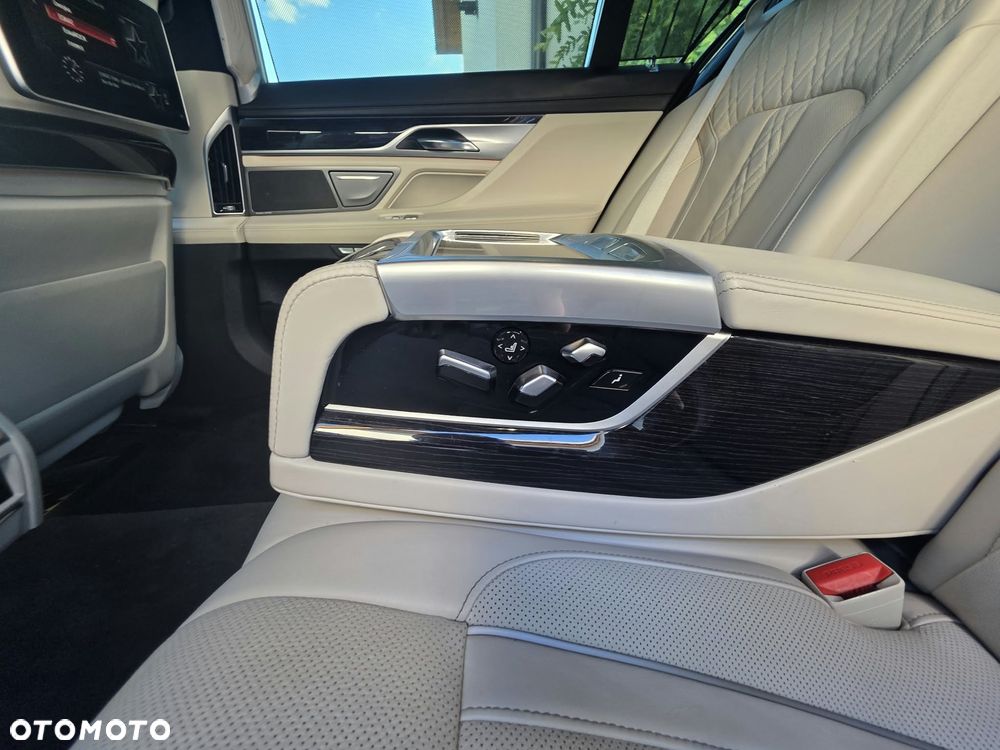 BMW Seria 7 - 23