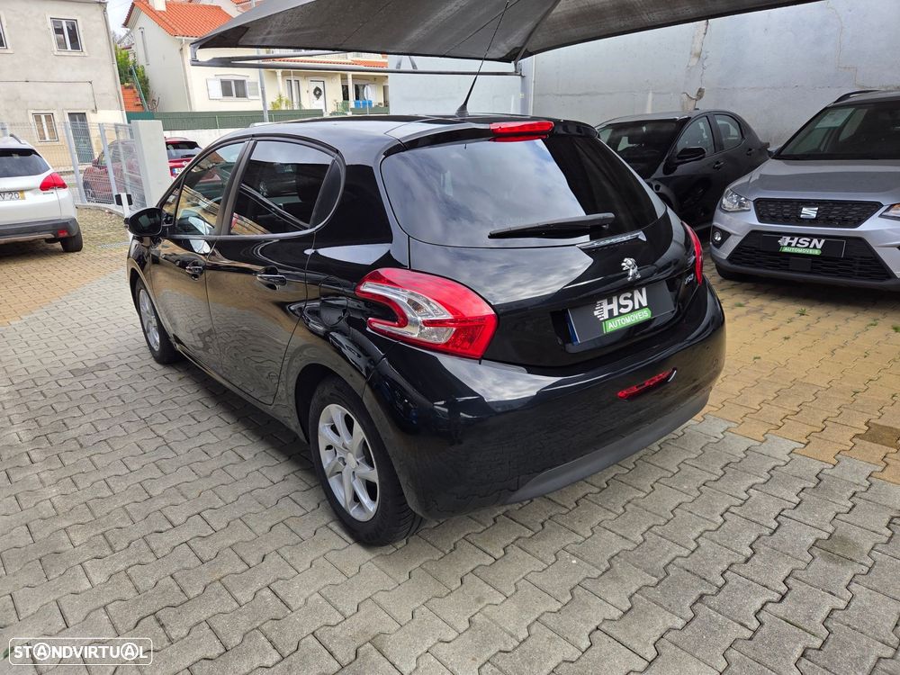 Peugeot 208 1.4 HDi SE Style - 5