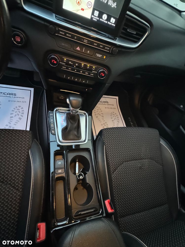Kia Ceed - 40
