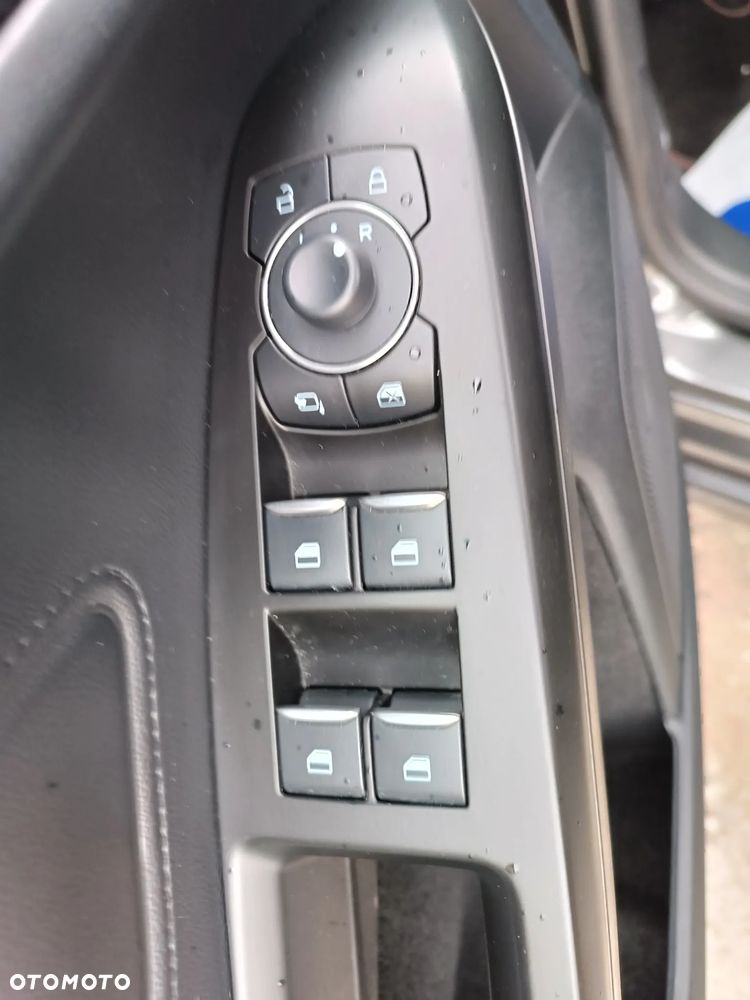 Ford Focus 1.0 EcoBoost mHEV ST-Line X - 17
