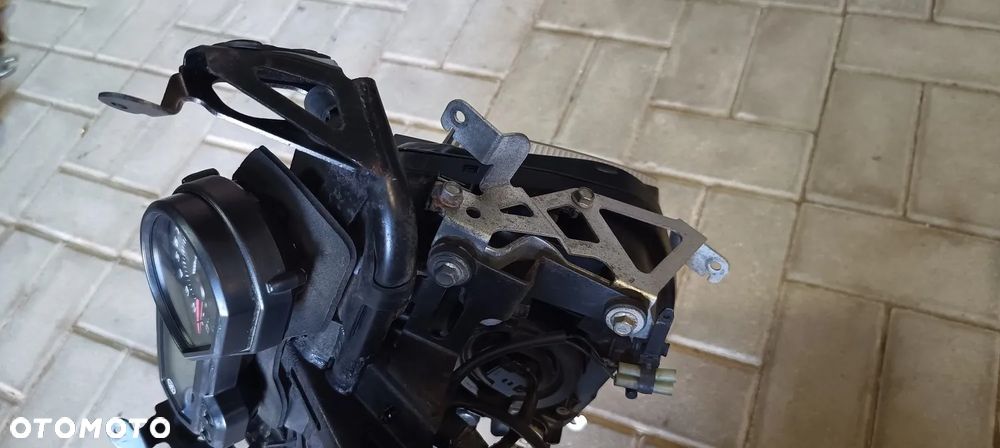 YAMAHA XJ6 REFLEKTOR LAMPA LICZNIK ZEGARY STELAŻ WYPEŁNIENIE OWIEWKA - 9