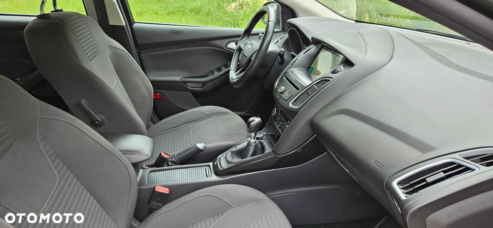 Ford Focus 1.0 EcoBoost Titanium - 16
