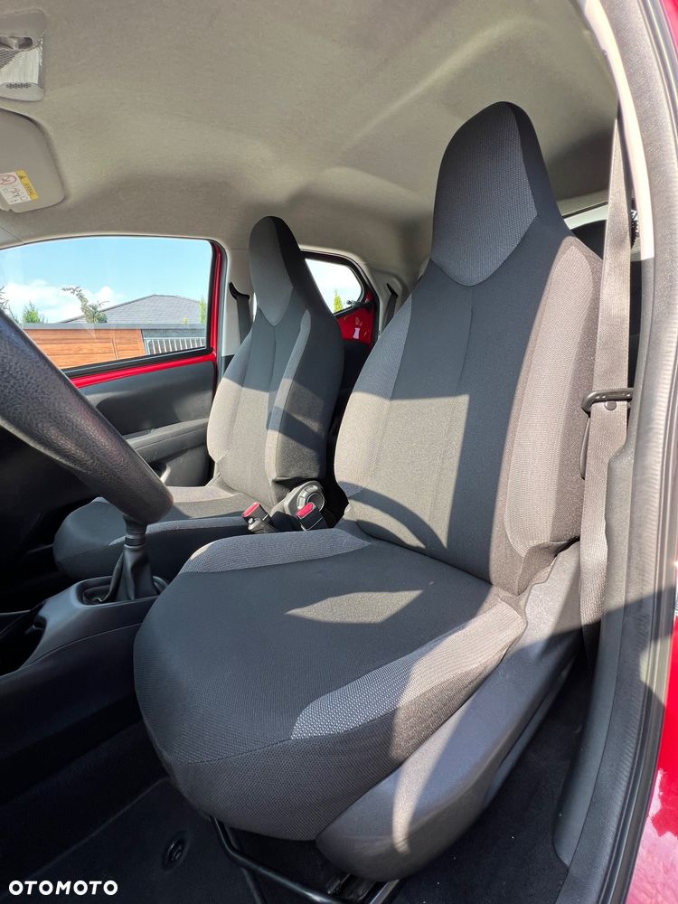 Toyota Aygo x - 16