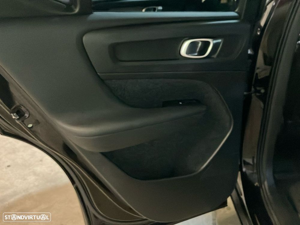 Volvo XC 40 1.5 T3 Momentum Plus - 22