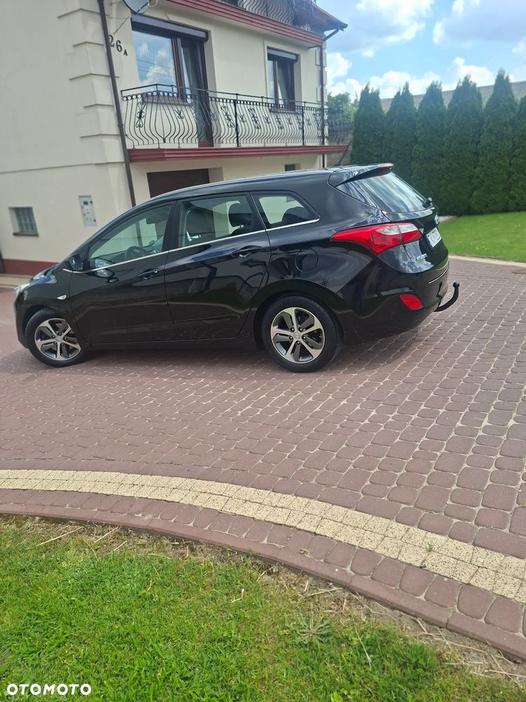 Hyundai i30 blue Kombi 1.6 GDi Style - 1