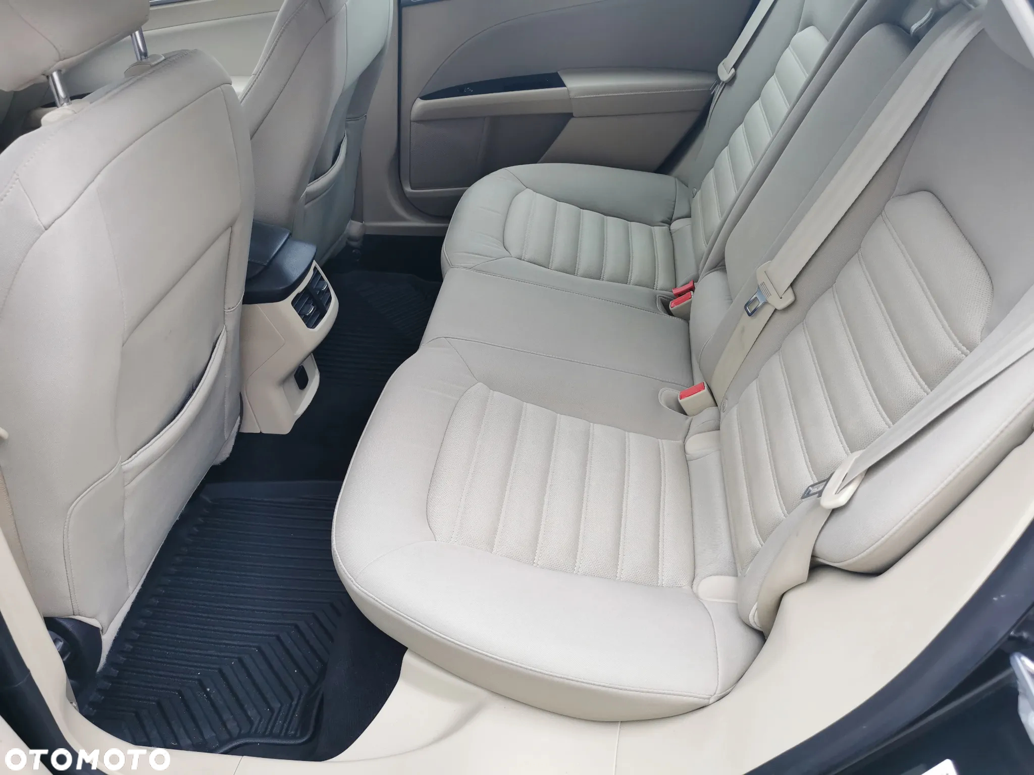 Ford Mondeo 2.0 TDCi Trend - 13