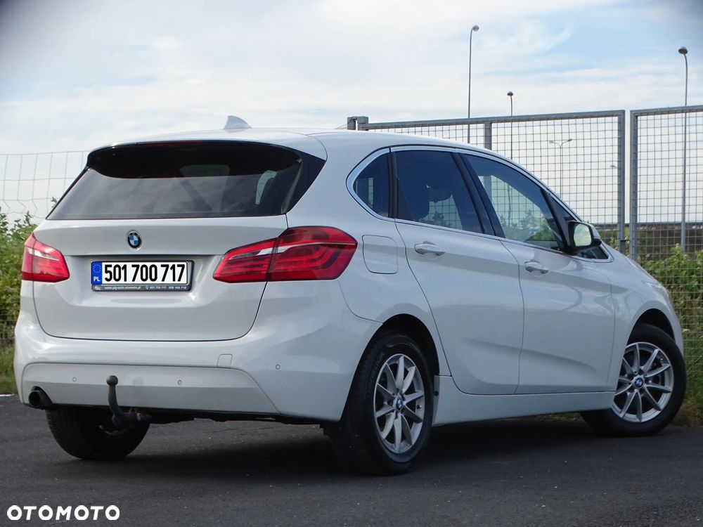 BMW Seria 2 218d Sport Line - 9