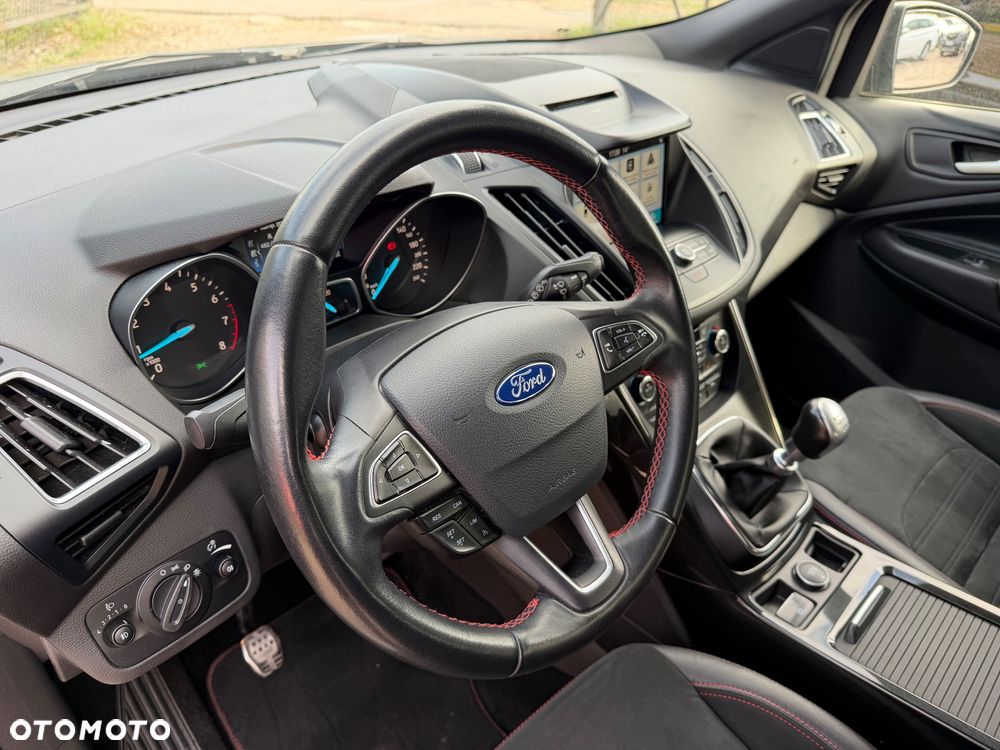 Ford Kuga 1.5 EcoBoost 2x4 ST-Line - 28