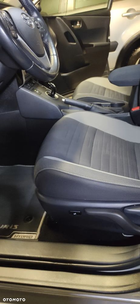 Toyota Auris Hybrid 135 Premium - 14
