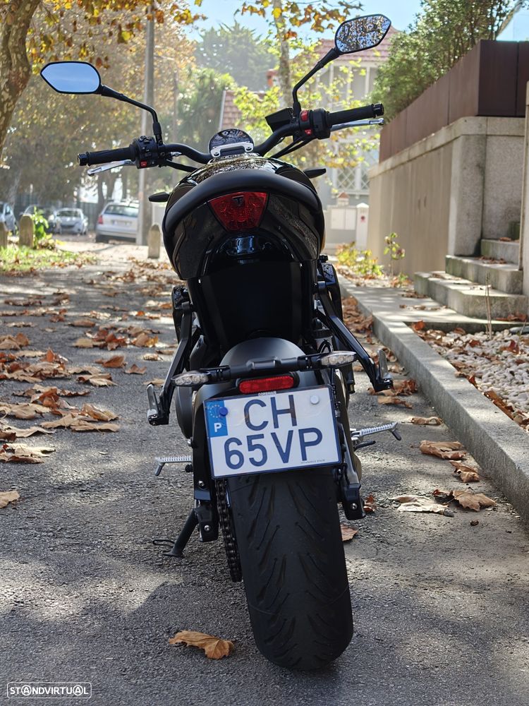 Triumph Trident 660 Cosmic Yellow - 3