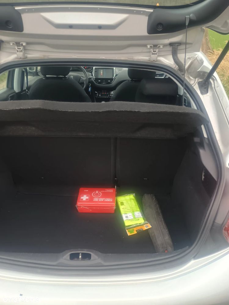 Peugeot 208 PureTech 82 Stop & Start Signature - 8