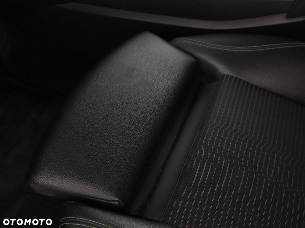 Mercedes-Benz CLA 250 e 8G-DCT Progressive - 41
