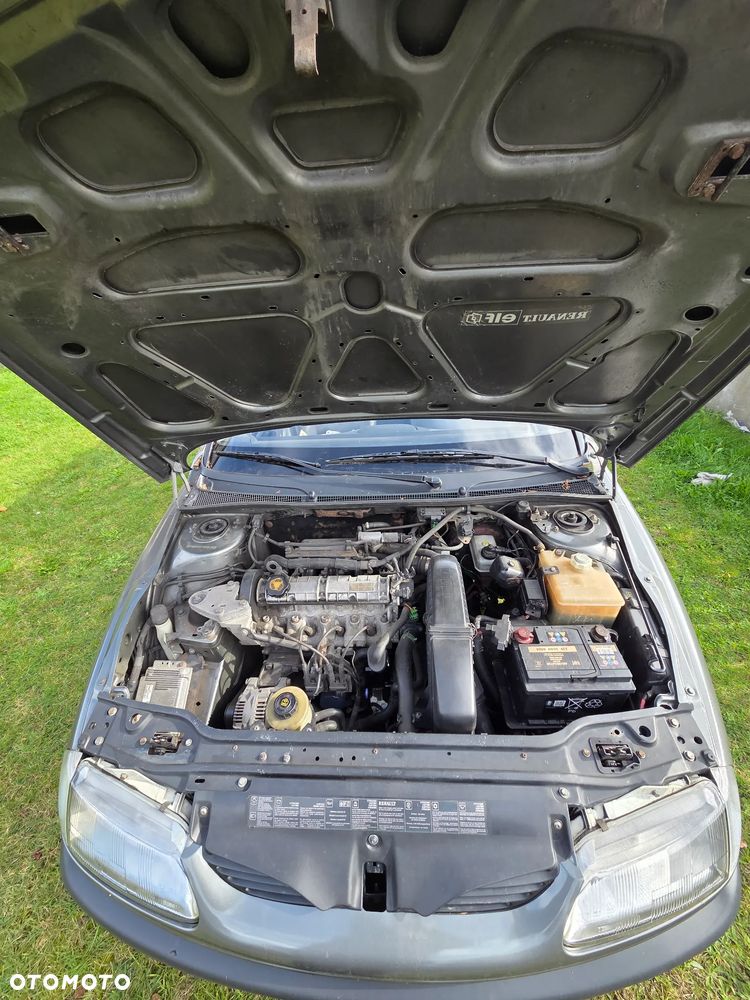 Renault Laguna 1.8 RN - 16