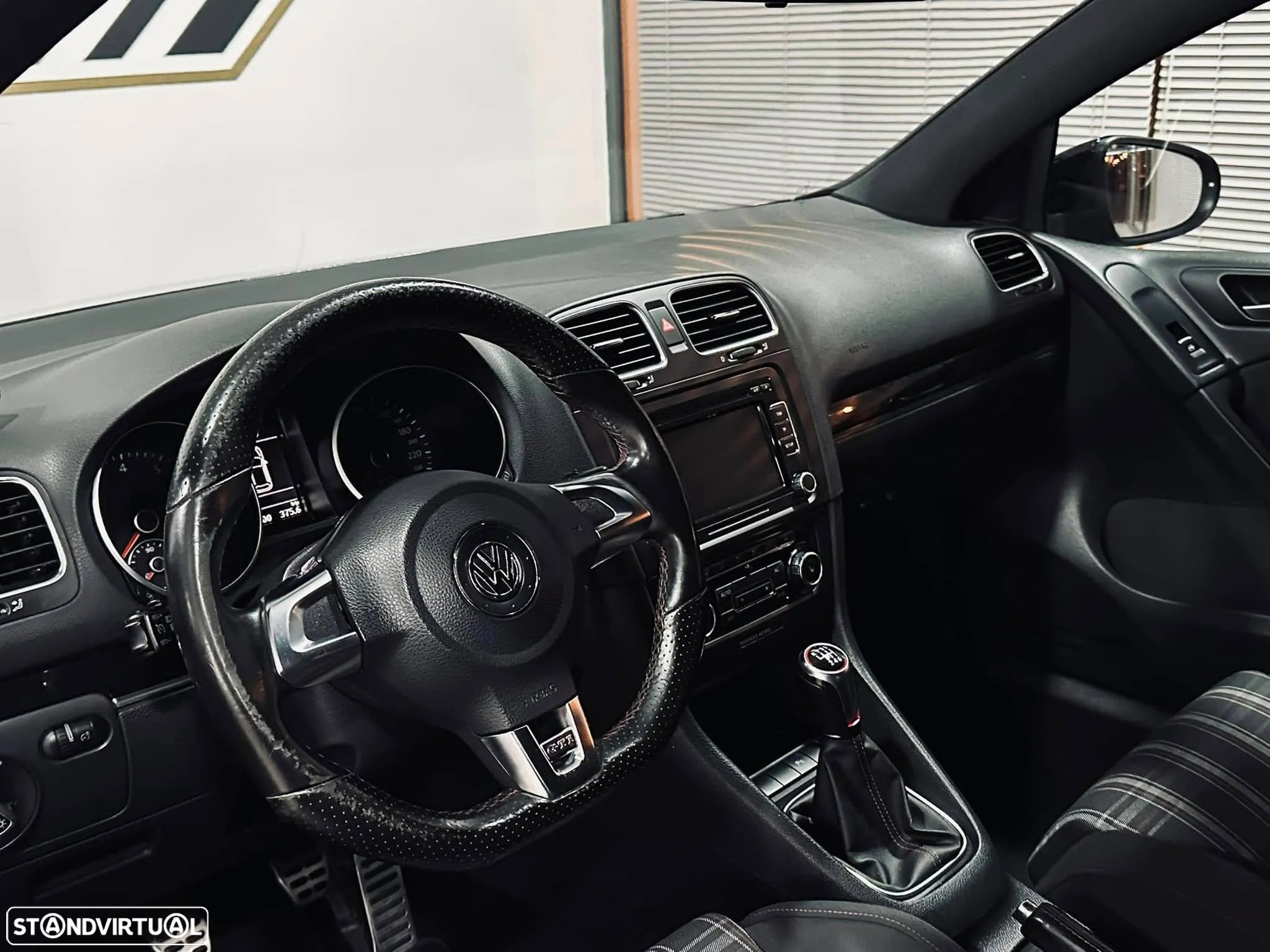 VW Golf 2.0 GTI - 12