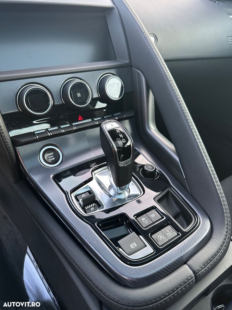 Jaguar F-Type - 36