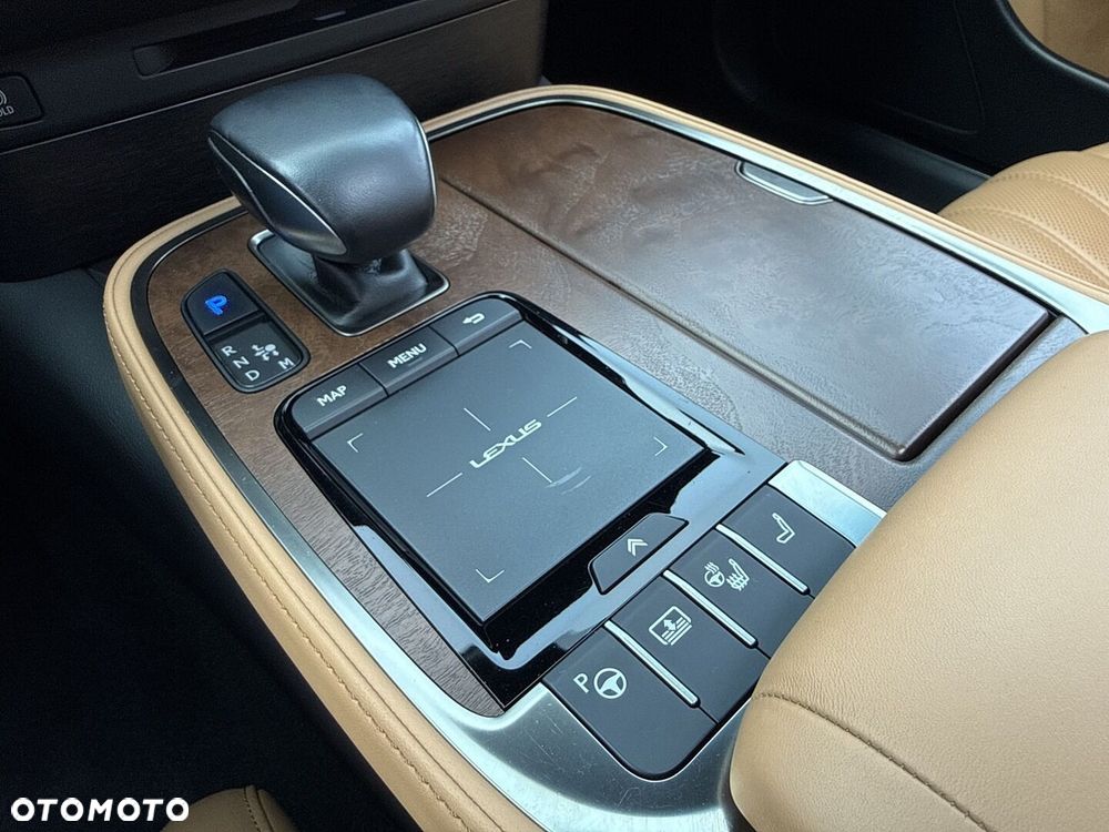 Lexus LS - 23