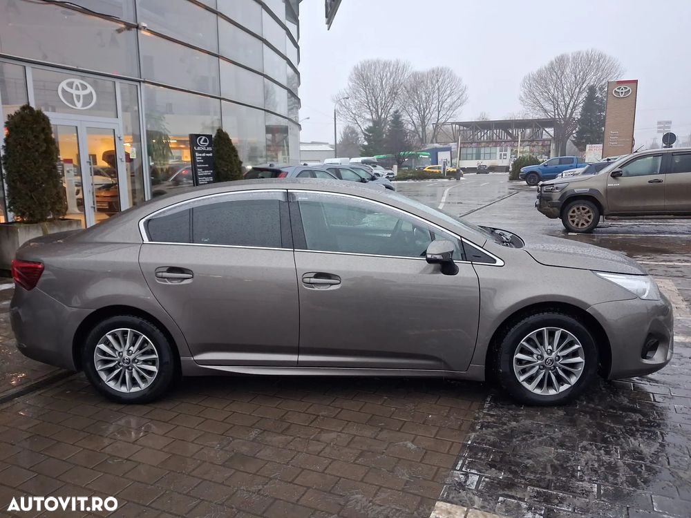 Toyota Avensis 1.8 Executive - 3