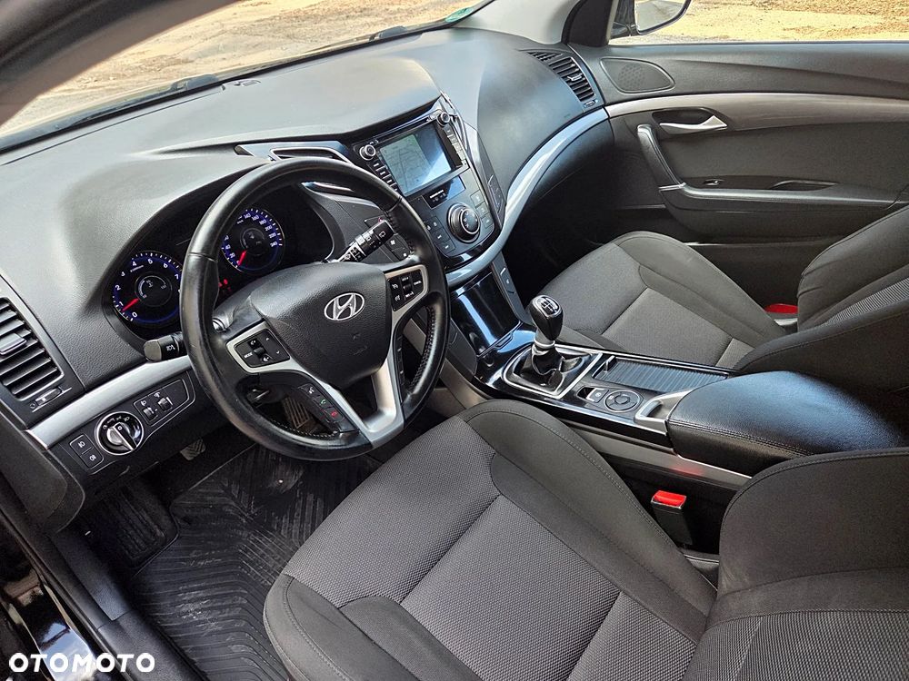 Hyundai i40 i40cw 1.6 Fifa World Cup Edition - 8