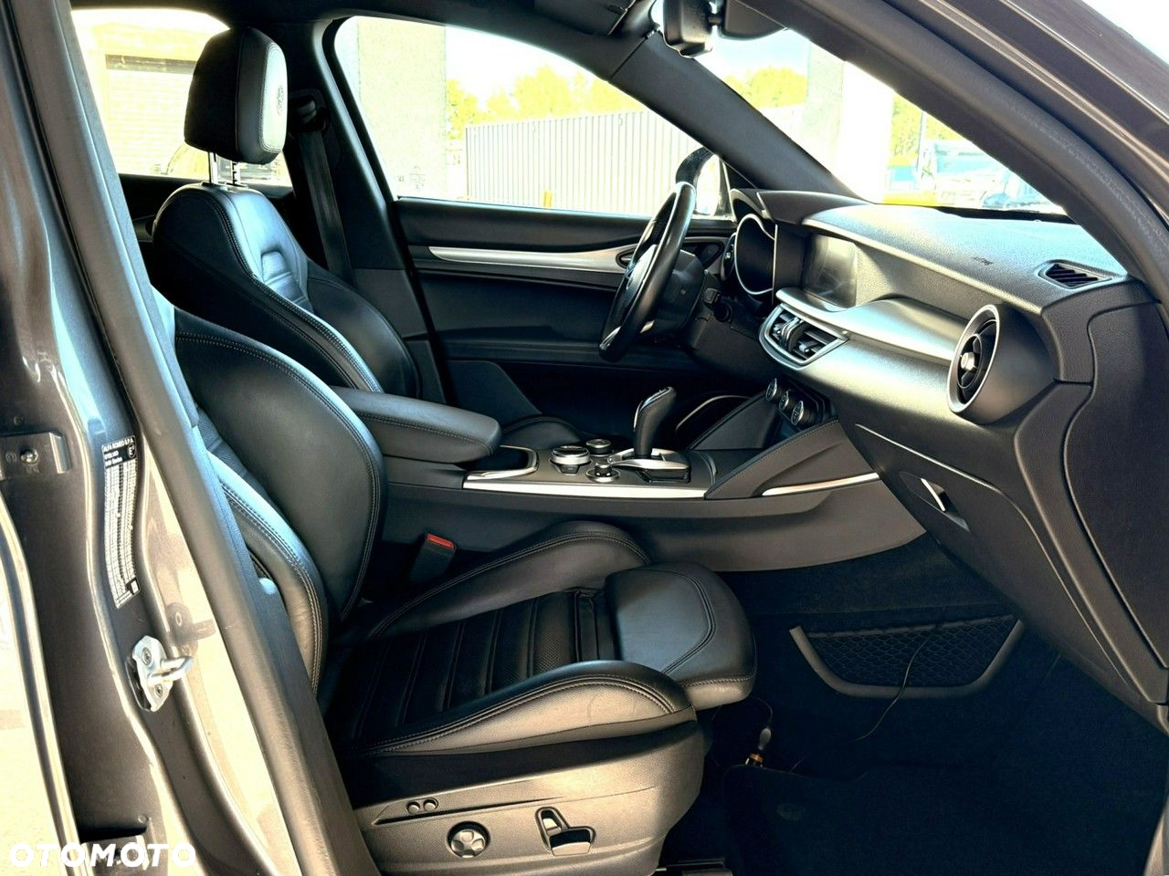Alfa Romeo Stelvio - 13