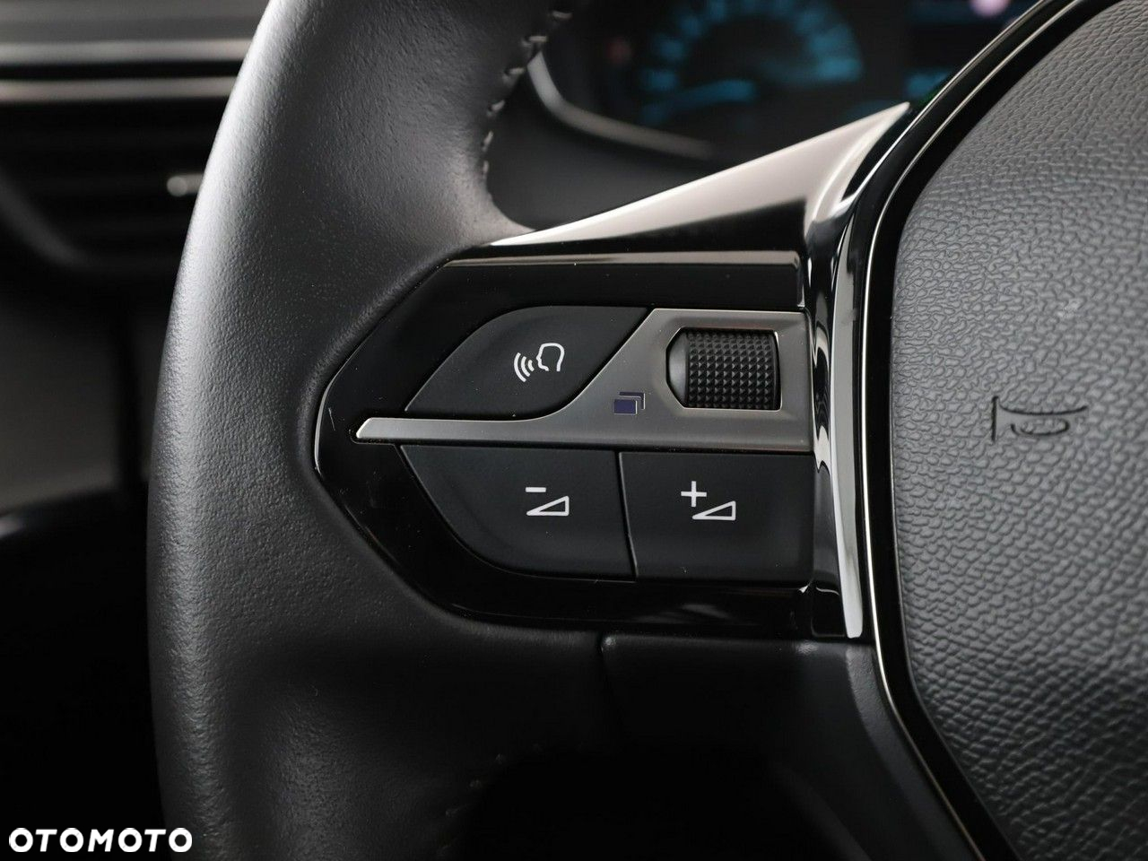 Peugeot 208 - 32