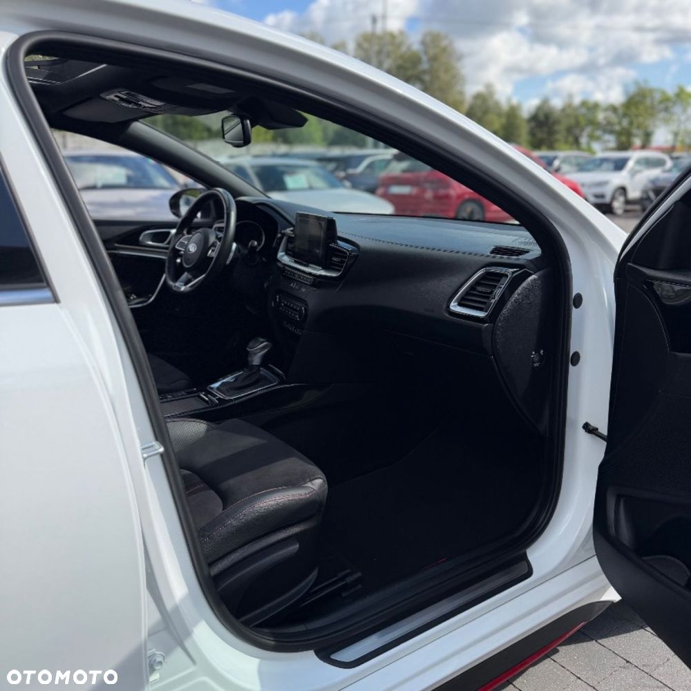 Kia ProCeed 1.6 T-GDI GT DCT - 32
