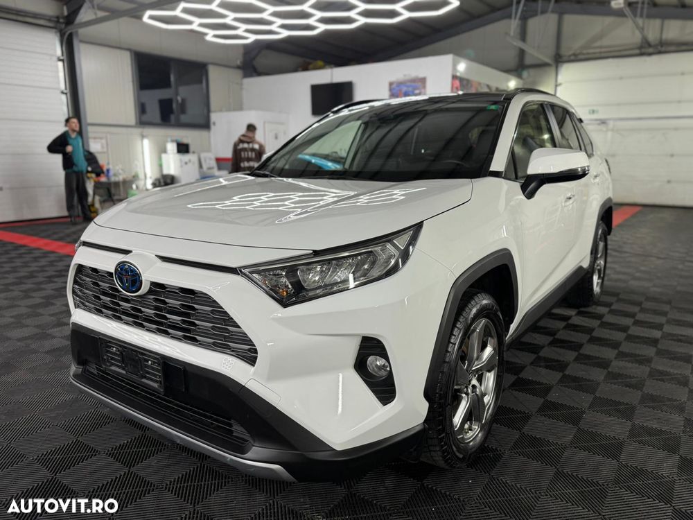 Toyota RAV4 - 1