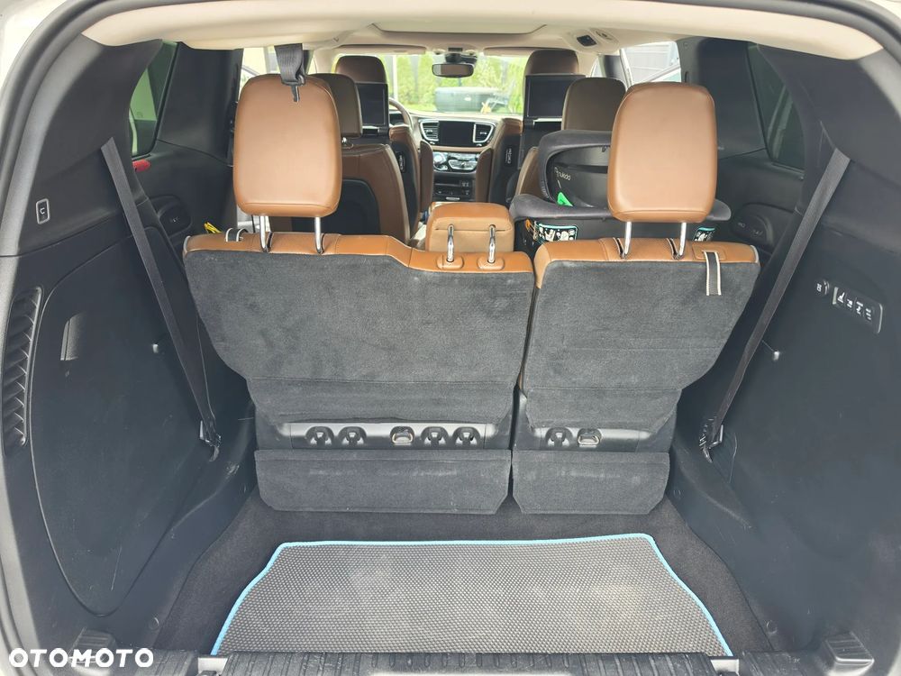 Chrysler Pacifica - 27