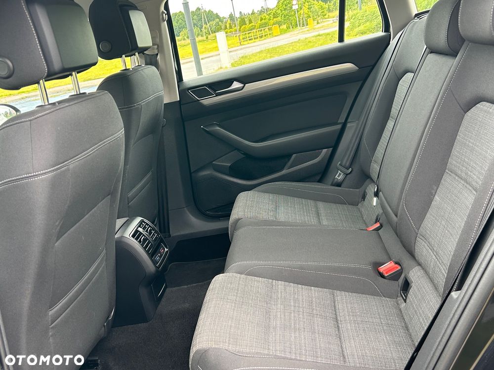Volkswagen Passat 2.0 TDI SCR Comfortline DSG - 26