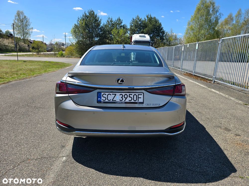 Lexus ES - 6