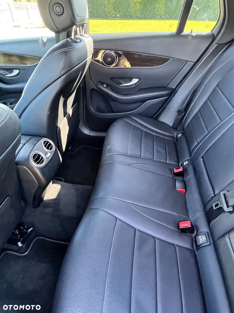 Mercedes-Benz GLC 300 4Matic 9G-TRONIC - 29