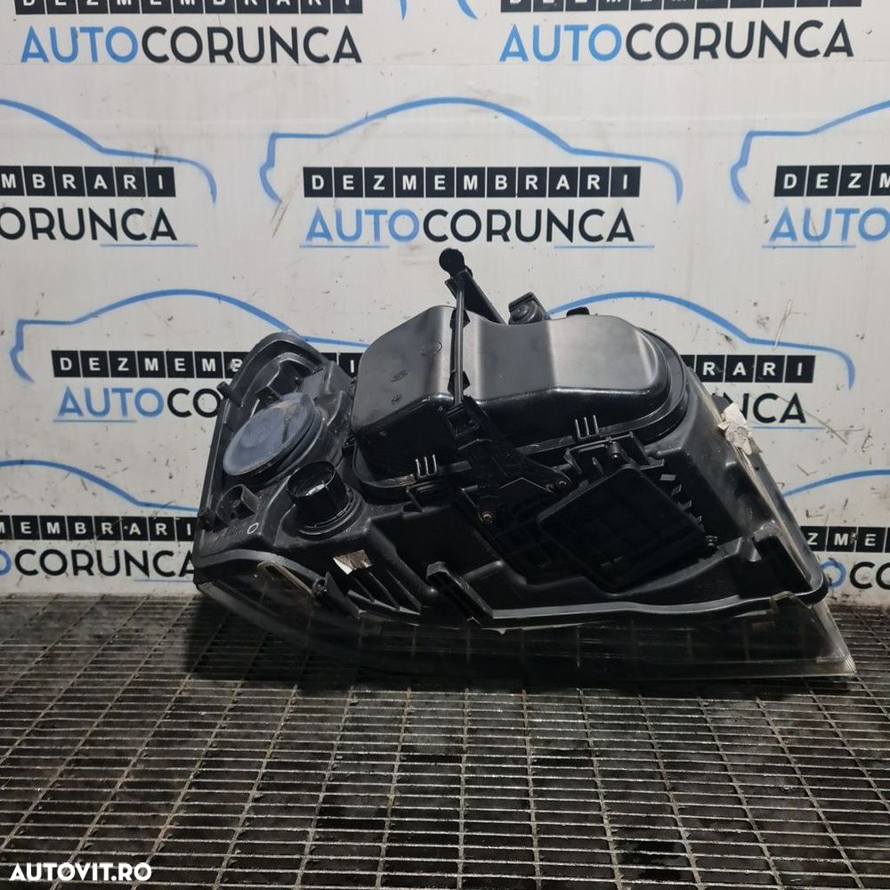 Far Stanga Land Rover Freelander 2 Facelift 2010 - 2012 SUV 4 Usi (1363) Cu lupă - 3