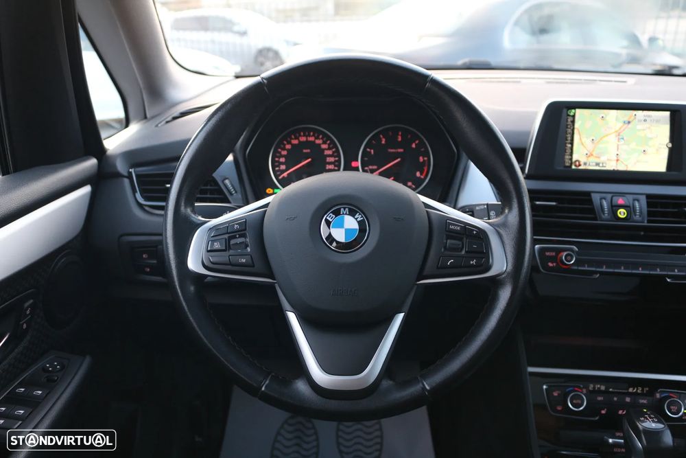 BMW 218 Active Tourer d Aut. - 18