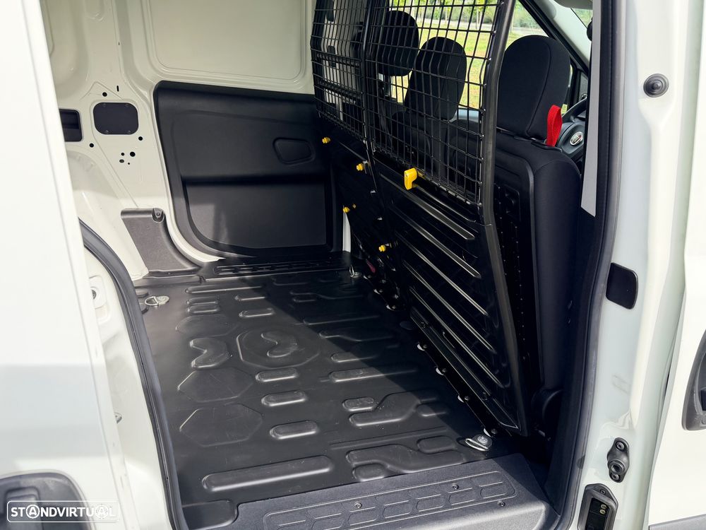 Fiat Doblo c/IVA 3 lugares - 11