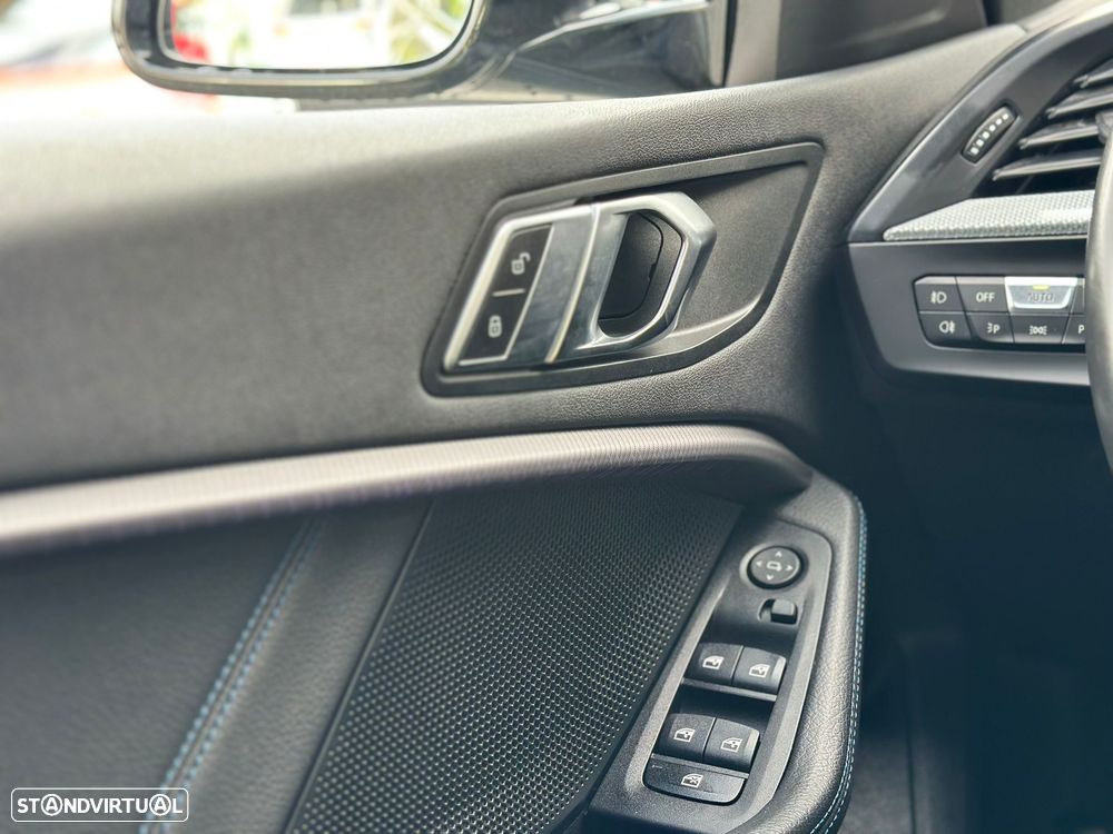 BMW 116 d Pack Desportivo M Auto - 22