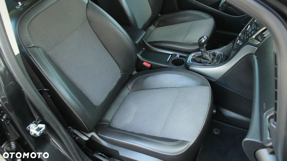 Opel Astra 1.4 Turbo Cosmo - 33
