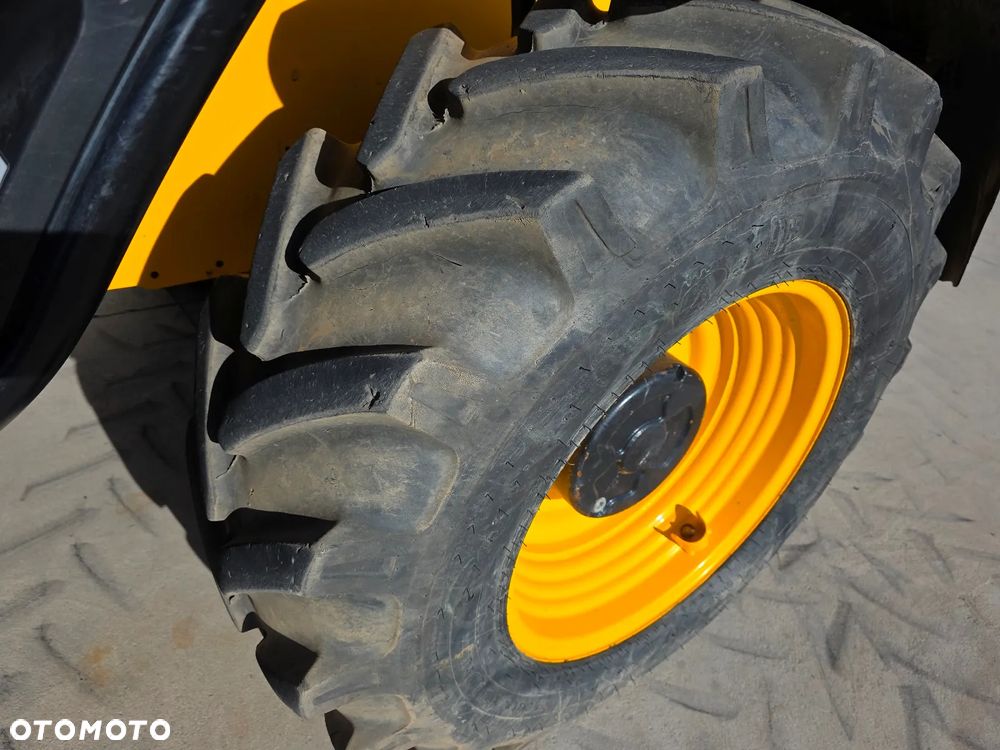 JCB 535-95 jak MT933 BC54 - 16